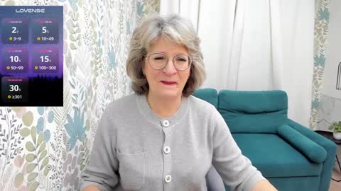 Evelyn online show from December 10, 2024, 5:07 am