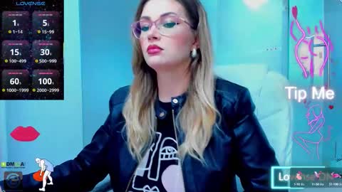evelyne_rose online show from September 14, 2025, 4:22 am