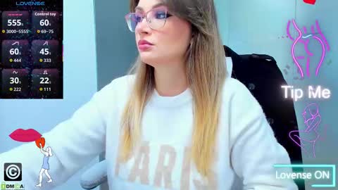 evelyne_rose online show from December 1, 2025, 5:34 am