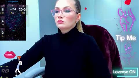 evelyne_rose online show from December 4, 2025, 6:01 am