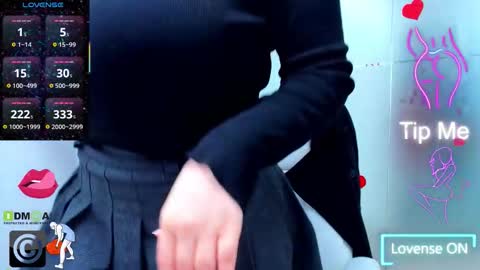 evelyne_rose online show from March 18, 2026, 5:54 am