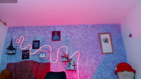everlin__hot_ online show from March 5, 2026, 11:28 am