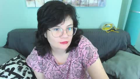 Everly online show from January 29, 2025, 4:52 pm