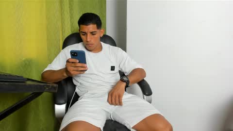 luis online show from April 28, 2026, 6:46 pm