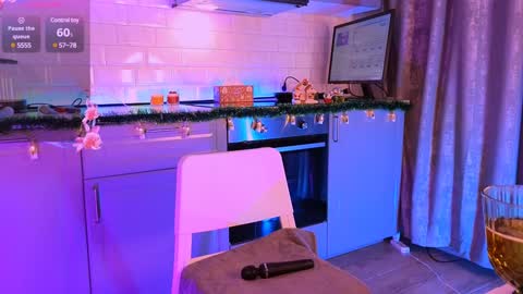      Help me us to make 55 thumbs up  online show from January 7, 2025, 4:29 am