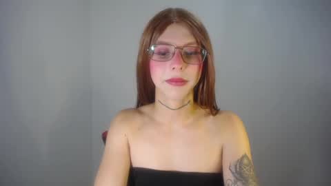 Evi online show from March 5, 2025, 11:49 pm