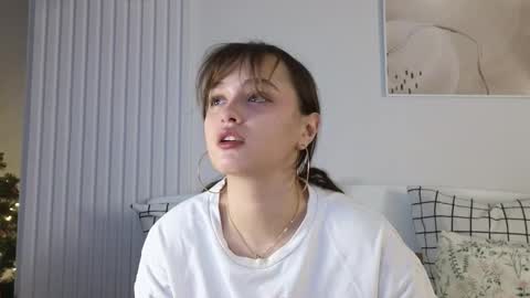 evi_woow online show from December 18, 2024, 8:57 pm
