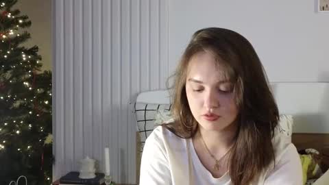 evi_woow online show from December 28, 2024, 7:01 pm