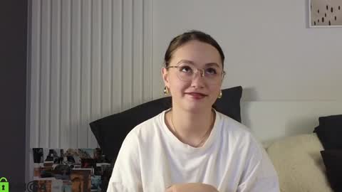 evi_woow online show from January 26, 2025, 4:30 pm