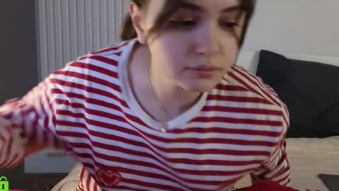 evi_woow online show from February 4, 2025, 9:52 pm