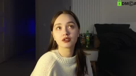 evi_woow online show from February 13, 2025, 9:49 pm