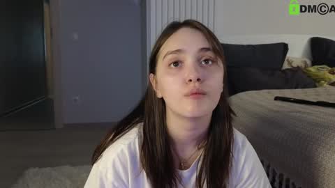 evi_woow online show from February 26, 2025, 9:27 pm