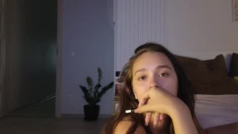 evi_woow online show from September 15, 2025, 9:26 pm