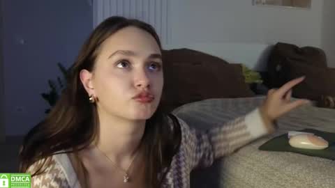 evi_woow online show from October 7, 2025, 9:12 pm