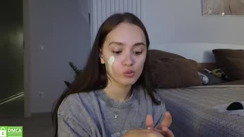 evi_woow online show from October 10, 2025, 8:41 pm