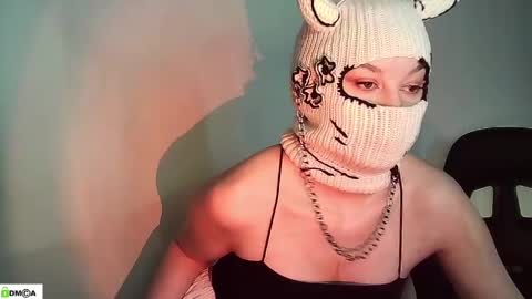 Renesme White Im here from Monday to Friday online show from April 20, 2026, 5:10 am