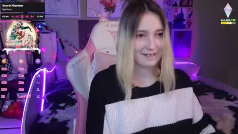 Evie online show from December 23, 2024, 2:56 am