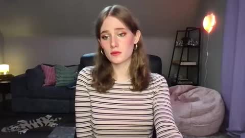 Evie3 online show from February 21, 2025, 11:54 pm