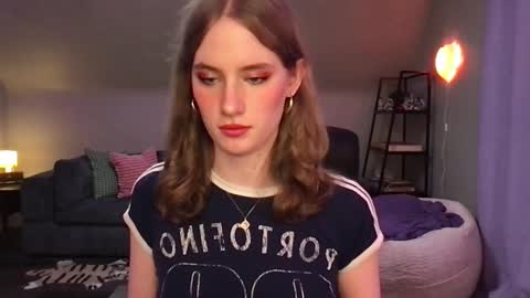 Evie3 online show from March 2, 2025, 2:41 am