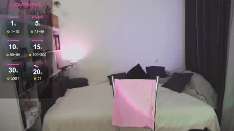 Im gonna be on in 2 hours online show from September 22, 2025, 8:33 pm