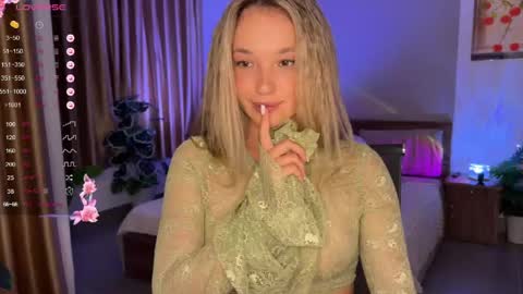 Snapshot of evielina chatting on May 28, 2026, 11:57 pm evielina online show from May 28, 2026, 11:57 pm