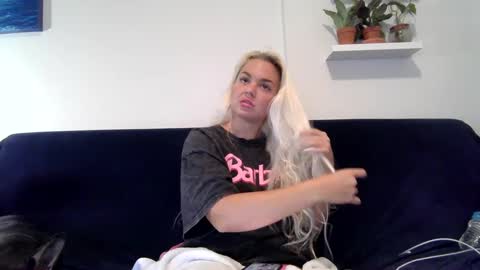 Badblondebunny online show from January 3, 2025, 2:32 am