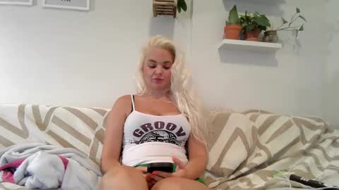 Badblondebunny online show from January 22, 2025, 10:05 pm