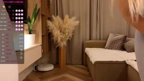 Eva m1racle  online show from December 5, 2024, 6:11 pm