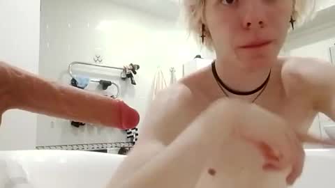 Essa online show from April 10, 2026, 5:45 am