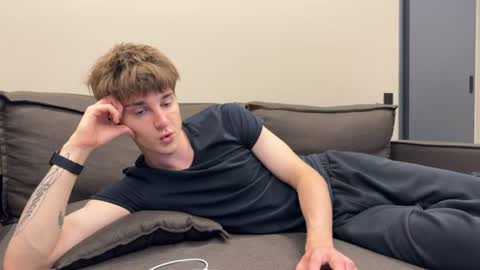 exclusiveflexboy online show from June 25, 2026, 8:46 pm