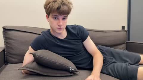 exclusiveflexboy online show from June 29, 2026, 9:37 pm