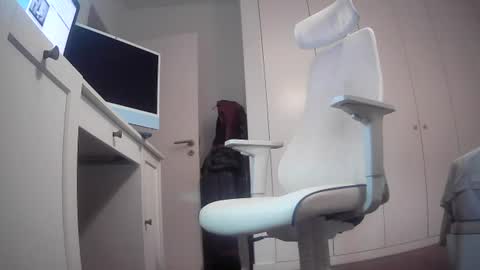 Snapshot of exhibapoil chatting on July 24, 2026, 12:36 pm exhibapoil online show from July 24, 2026, 12:36 pm