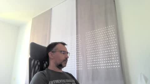 Snapshot of exhibit77 chatting on July 12, 2026, 7:43 am exhibit77 online show from July 12, 2026, 7:43 am