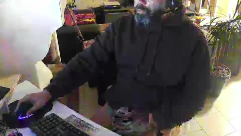 Gio online show from January 28, 2025, 8:58 pm
