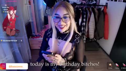 Snapshot of exodiakinky chatting on February 13, 2026, 4:41 am Goddess Exodia please help me reach 100 thumbs up online show from February 13, 2026, 4:41 am