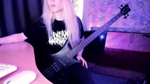 Snapshot of exorty chatting on September 30, 2025, 9:47 am my real name is Irene but Exo is oke too online show from September 30, 2025, 9:47 am