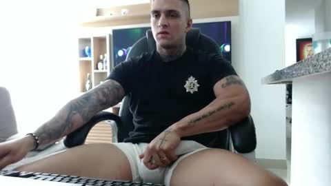 Snapshot of exotic_dude chatting on February 6, 2025, 3:31 pm camilo online show from February 6, 2025, 3:31 pm