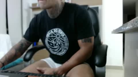 Snapshot of exotic_dude chatting on February 18, 2025, 6:59 am camilo online show from February 18, 2025, 6:59 am