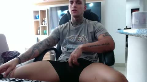 Snapshot of exotic_dude chatting on March 12, 2025, 5:38 pm camilo online show from March 12, 2025, 5:38 pm