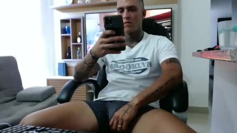 Snapshot of exotic_dude chatting on September 12, 2025, 10:10 pm camilo online show from September 12, 2025, 10:10 pm