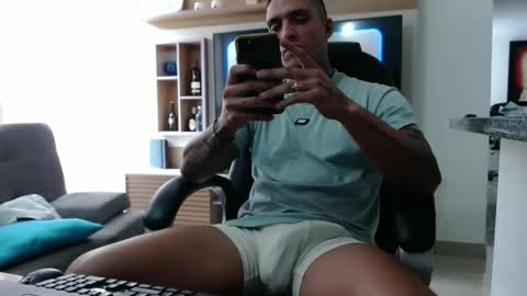 Snapshot of exotic_dude chatting on September 30, 2025, 3:39 pm camilo online show from September 30, 2025, 3:39 pm