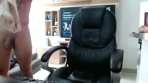 Snapshot of exotic_dude chatting on November 6, 2025, 3:46 pm camilo online show from November 6, 2025, 3:46 pm