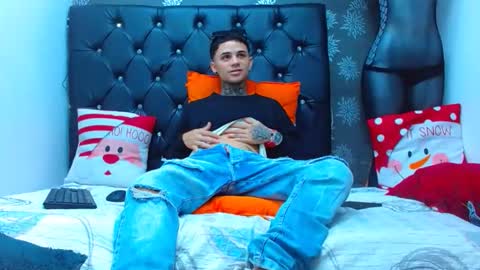 exotichot_couple online show from December 24, 2024, 1:49 am