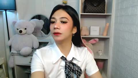 exotictssavie online show from February 10, 2025, 1:22 pm