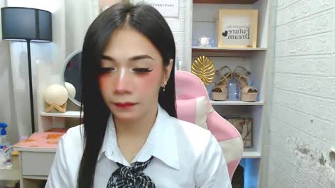 exotictssavie online show from November 5, 2025, 7:03 pm