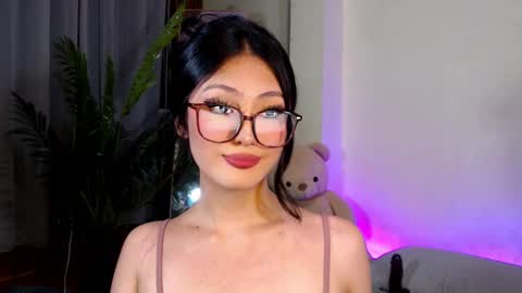 Candy  online show from December 3, 2024, 12:16 pm