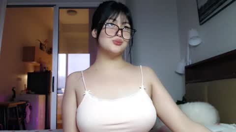 Snapshot of expensive_candyx chatting on March 26, 2026, 9:37 am Candy online show from March 26, 2026, 9:37 am