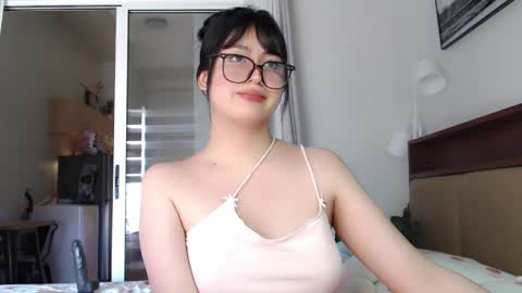 Snapshot of expensive_candyx chatting on April 9, 2026, 5:29 am Candy online show from April 9, 2026, 5:29 am
