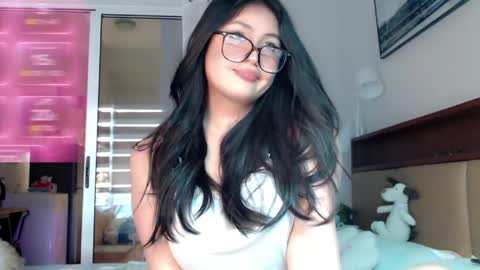Snapshot of expensive_candyx chatting on May 13, 2026, 9:06 am Candy online show from May 13, 2026, 9:06 am