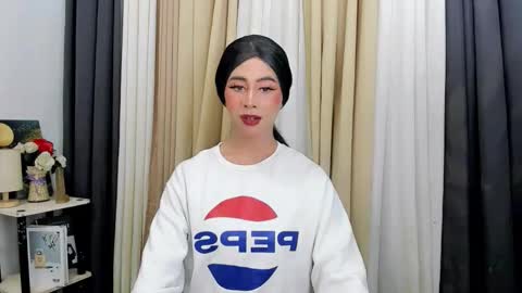 expensive_elise online show from February 12, 2026, 5:30 pm